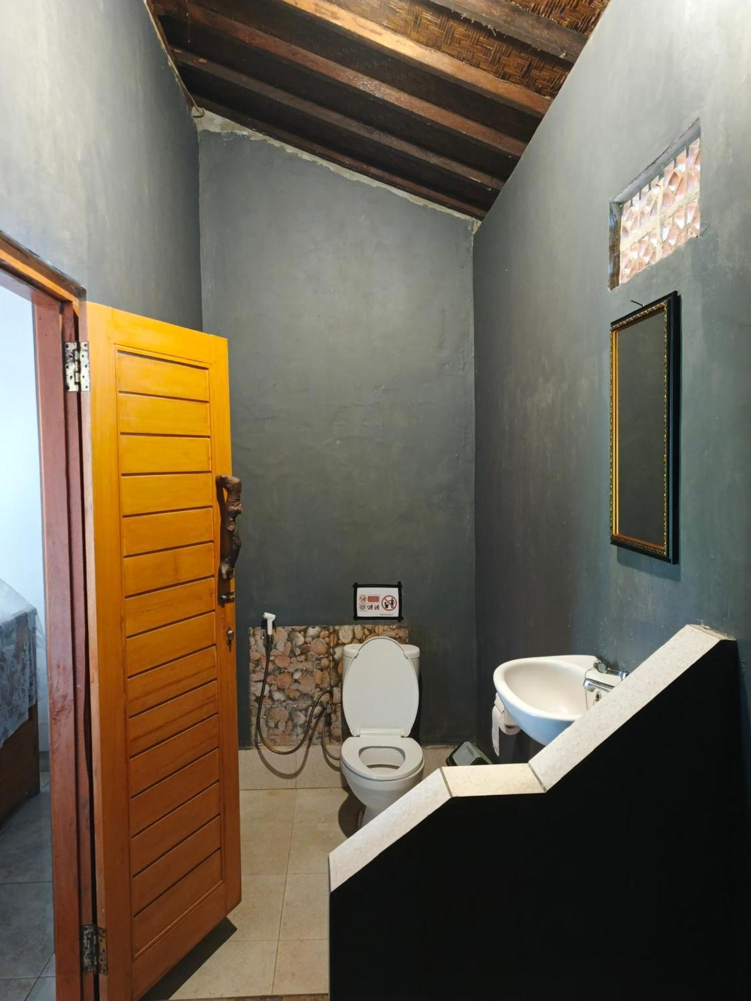 Friend House Stay & Surf Airsatang Εξωτερικό φωτογραφία